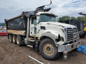  Salvage Mack 700 Gu700