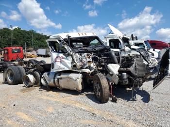  Salvage Freightliner Cascadia 1