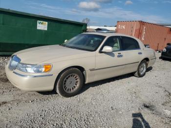  Salvage Lincoln Towncar