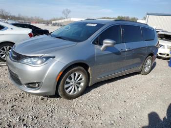  Salvage Chrysler Pacifica