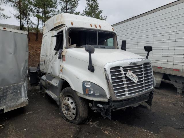  Salvage Freightliner Cascadia 1