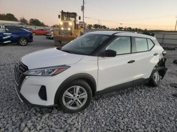  Salvage Nissan Kicks