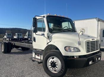  Salvage Freightliner M2 106 Med