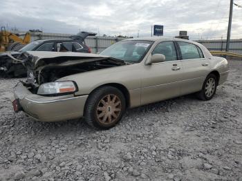  Salvage Lincoln Towncar