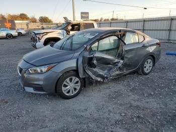  Salvage Nissan Versa