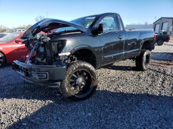  Salvage Nissan Titan