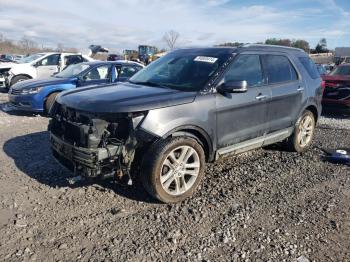  Salvage Ford Explorer