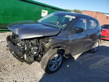  Salvage Nissan Kicks