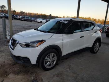  Salvage Nissan Kicks