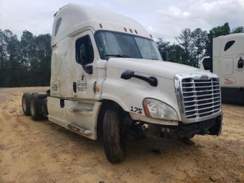  Salvage Freightliner Cascadia 1