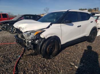  Salvage Nissan Kicks