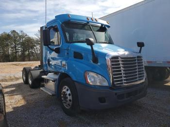  Salvage Freightliner Cascadia 1