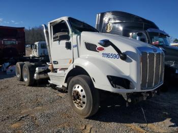  Salvage Peterbilt 579