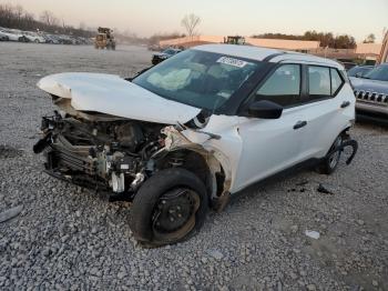  Salvage Nissan Kicks