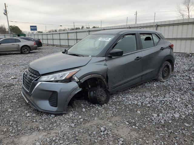  Salvage Nissan Kicks