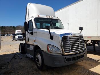  Salvage Freightliner Cascadia 1