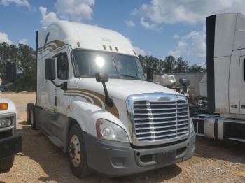  Salvage Freightliner Cascadia 1