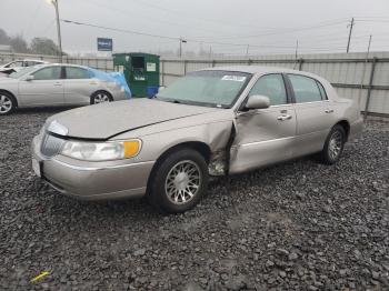  Salvage Lincoln Towncar