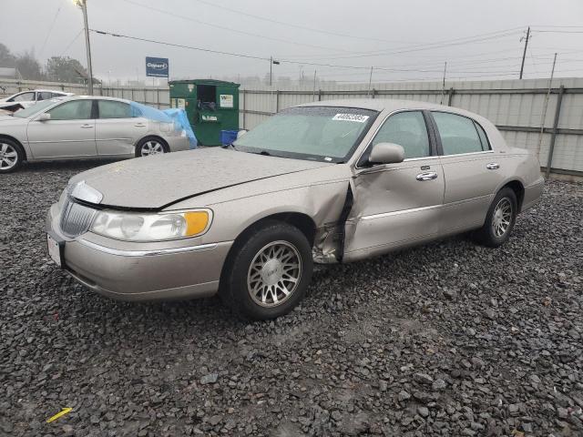  Salvage Lincoln Towncar