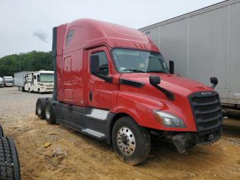  Salvage Freightliner Cascadia 1