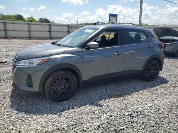  Salvage Nissan Kicks