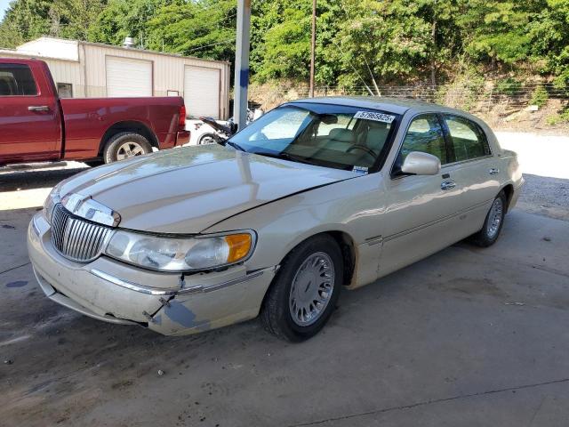  Salvage Lincoln Towncar