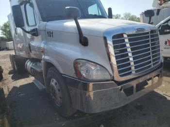  Salvage Freightliner Cascadia 1