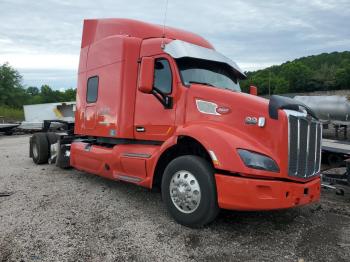  Salvage Peterbilt 579