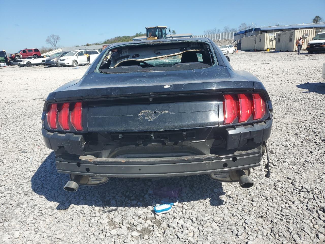 Ford Mustang Image 4