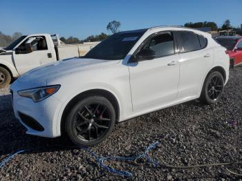  Salvage Alfa Romeo Stelvio