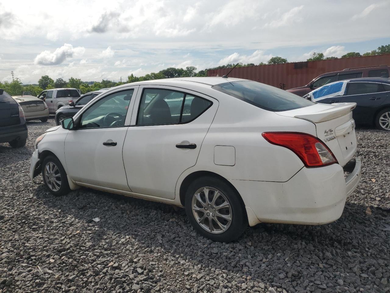 Nissan Versa S Image 2