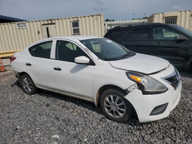 Nissan Versa S Image 6