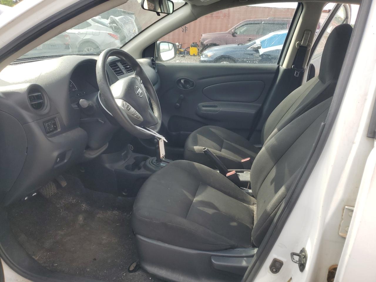 Nissan Versa S Image 4