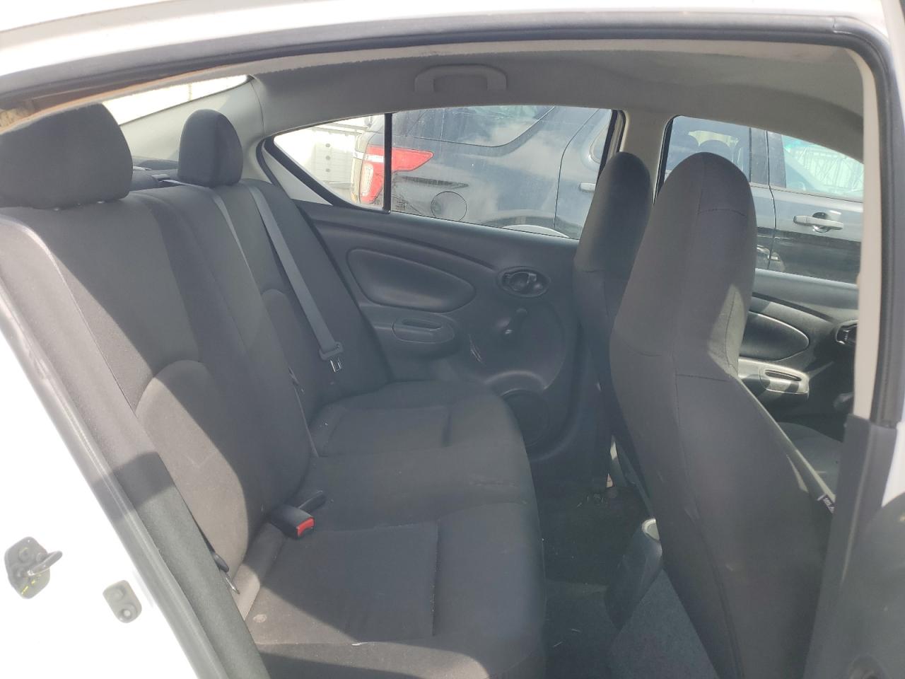 Nissan Versa S Image 11