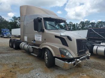 Salvage Volvo Vnl