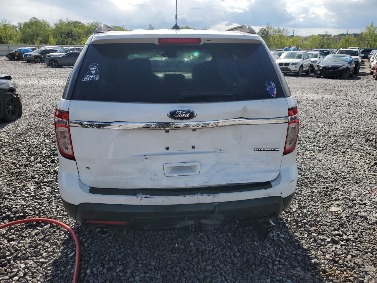 Ford Explorer Image 12