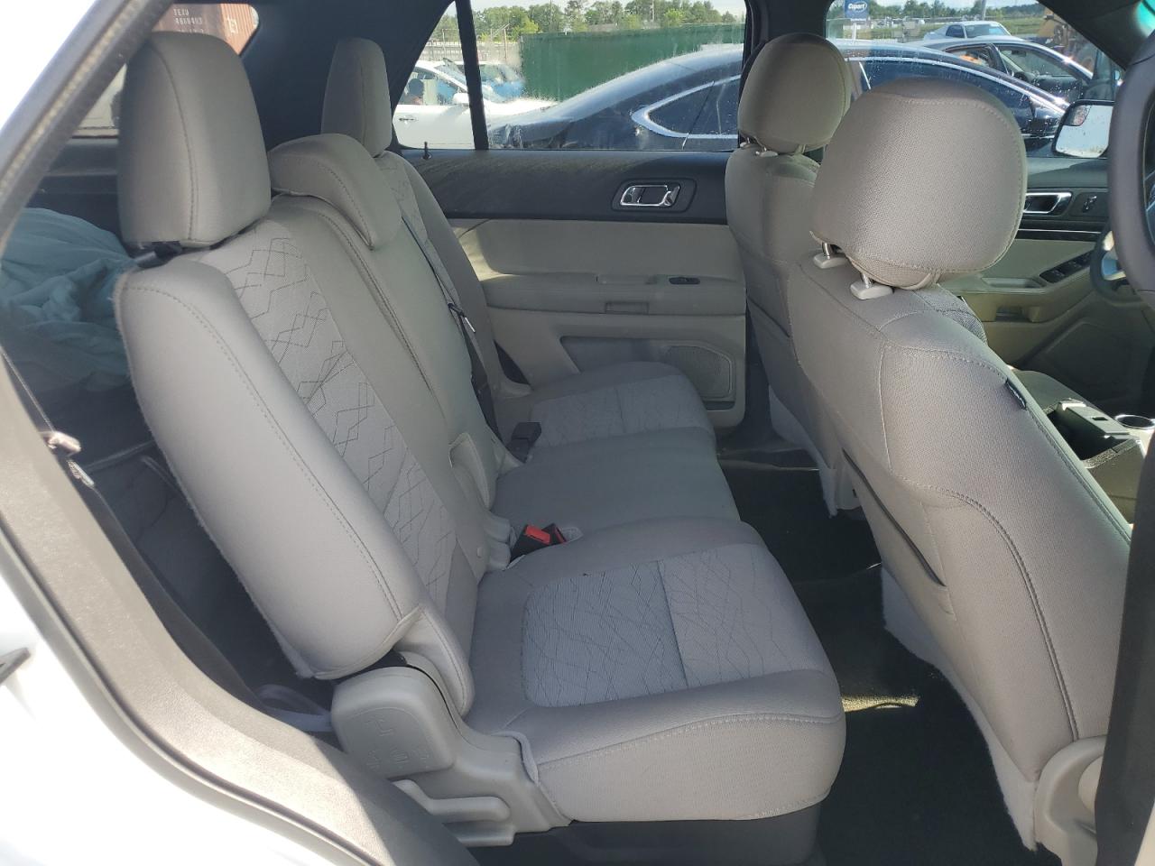 Ford Explorer Image 10