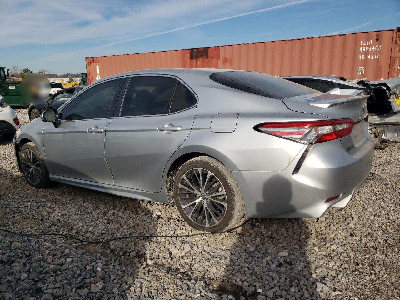 Toyota Camry L Image 10