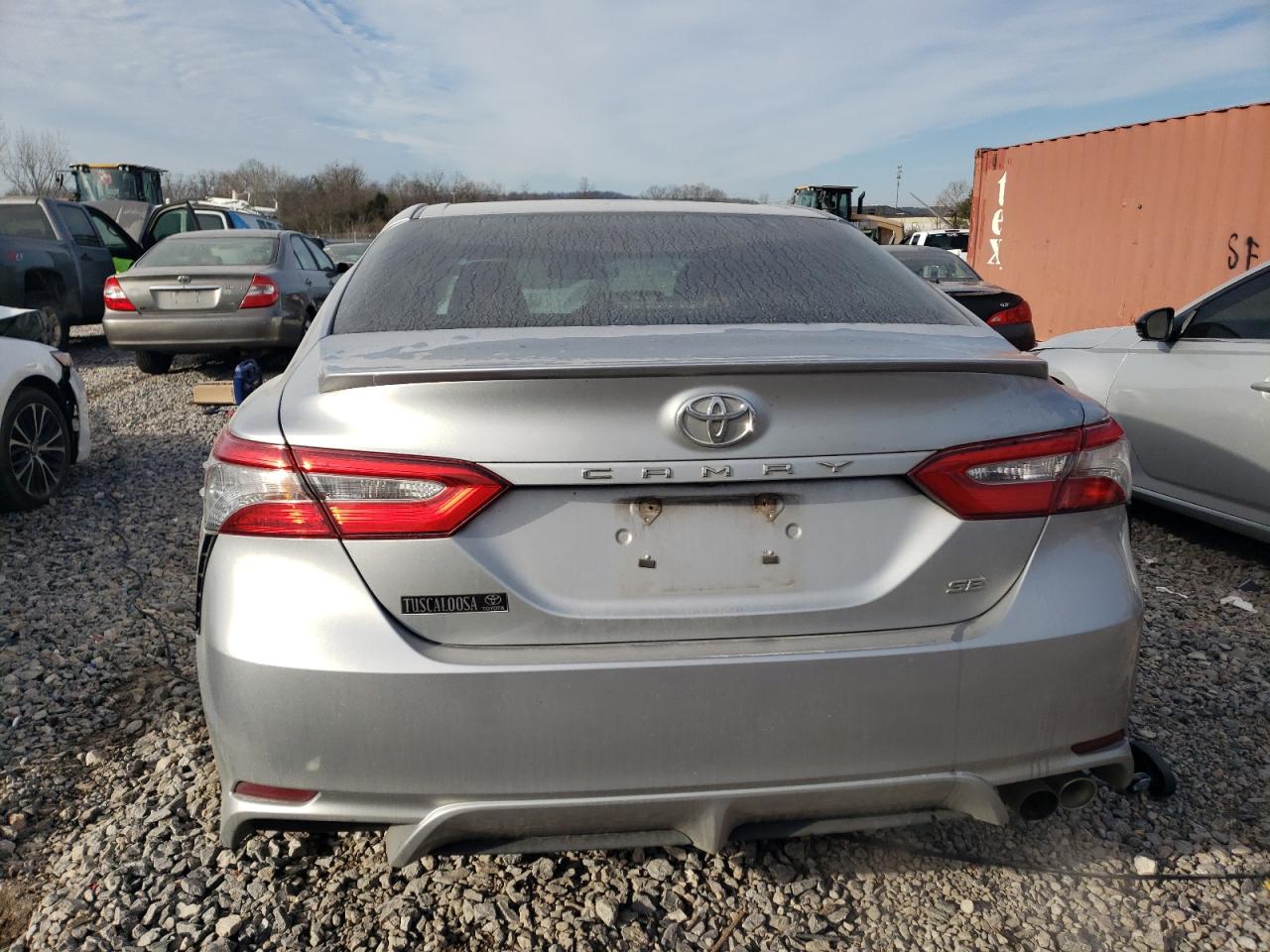 Toyota Camry L Image 11