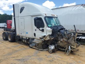  Salvage Freightliner Cascadia 1