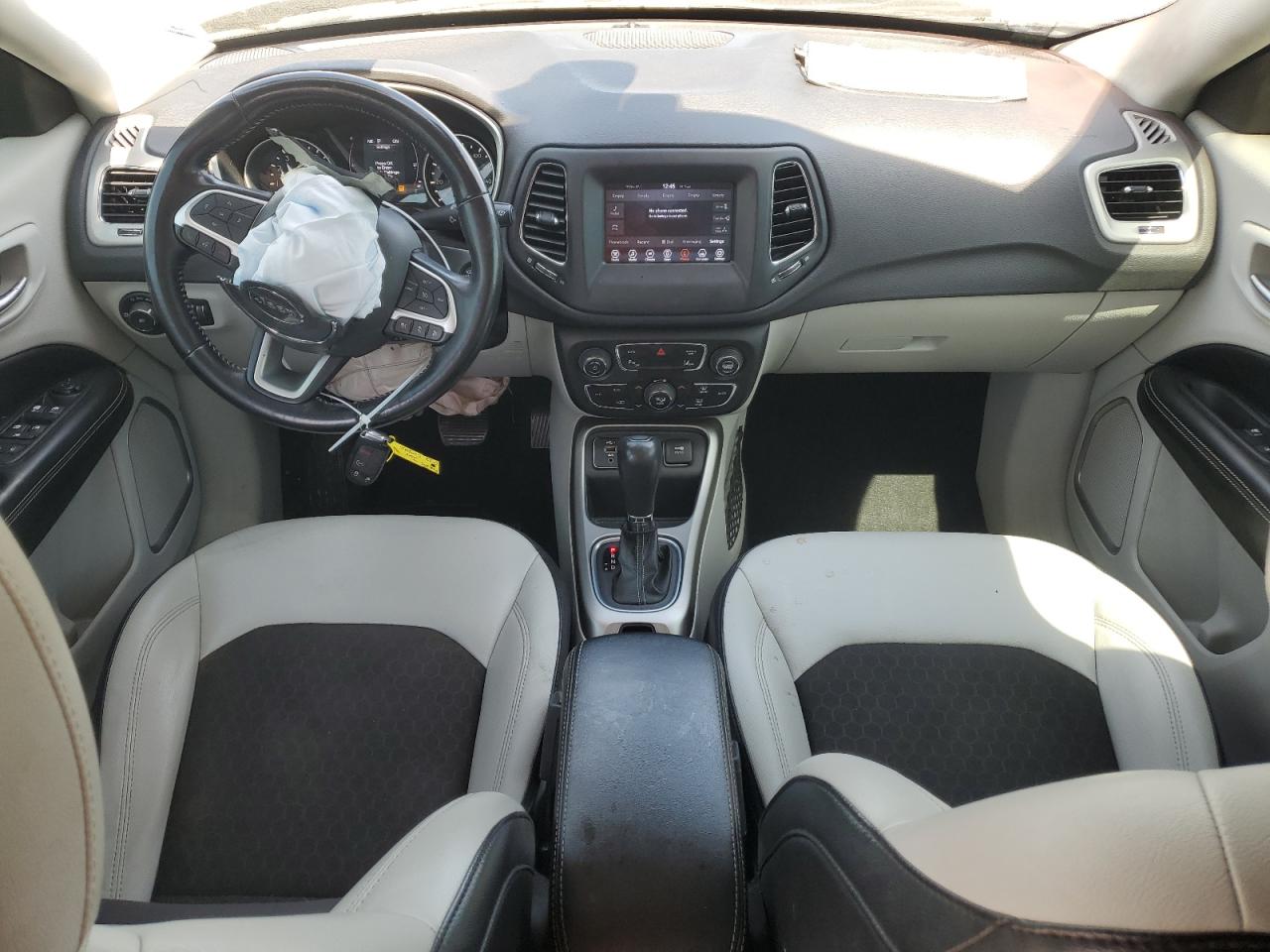 Jeep Compass Latitude Image 10
