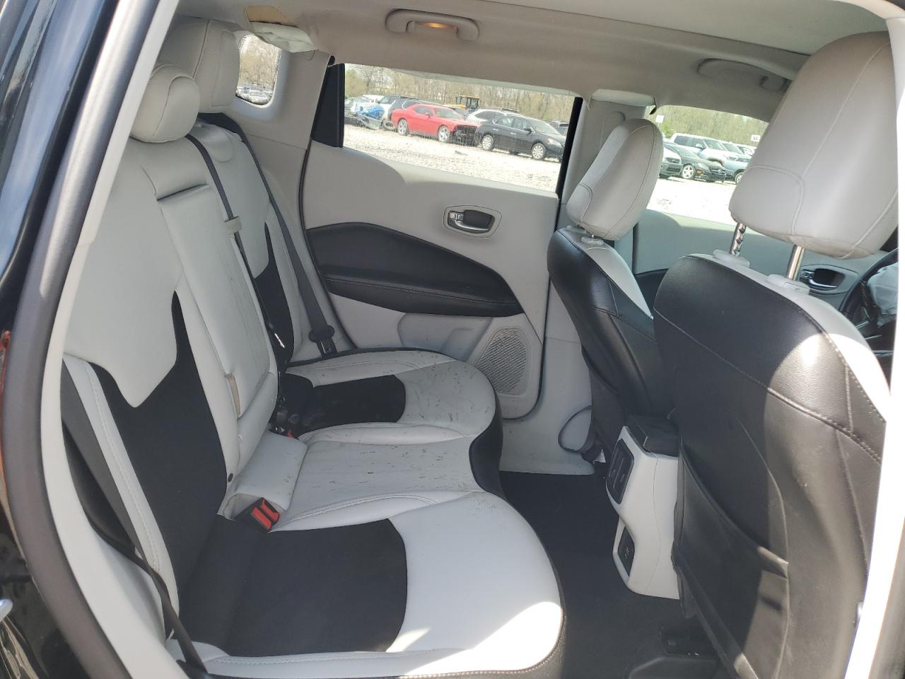 Jeep Compass Latitude Image 13