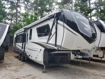  Salvage Jayco Pinnacle