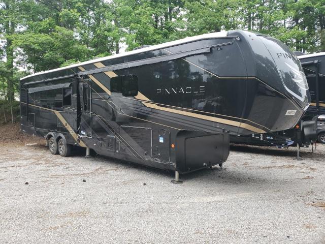  Salvage Jayco Pinnacle