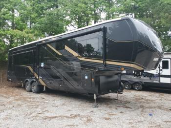  Salvage Jayco Pinnacle