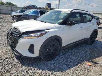  Salvage Nissan Kicks