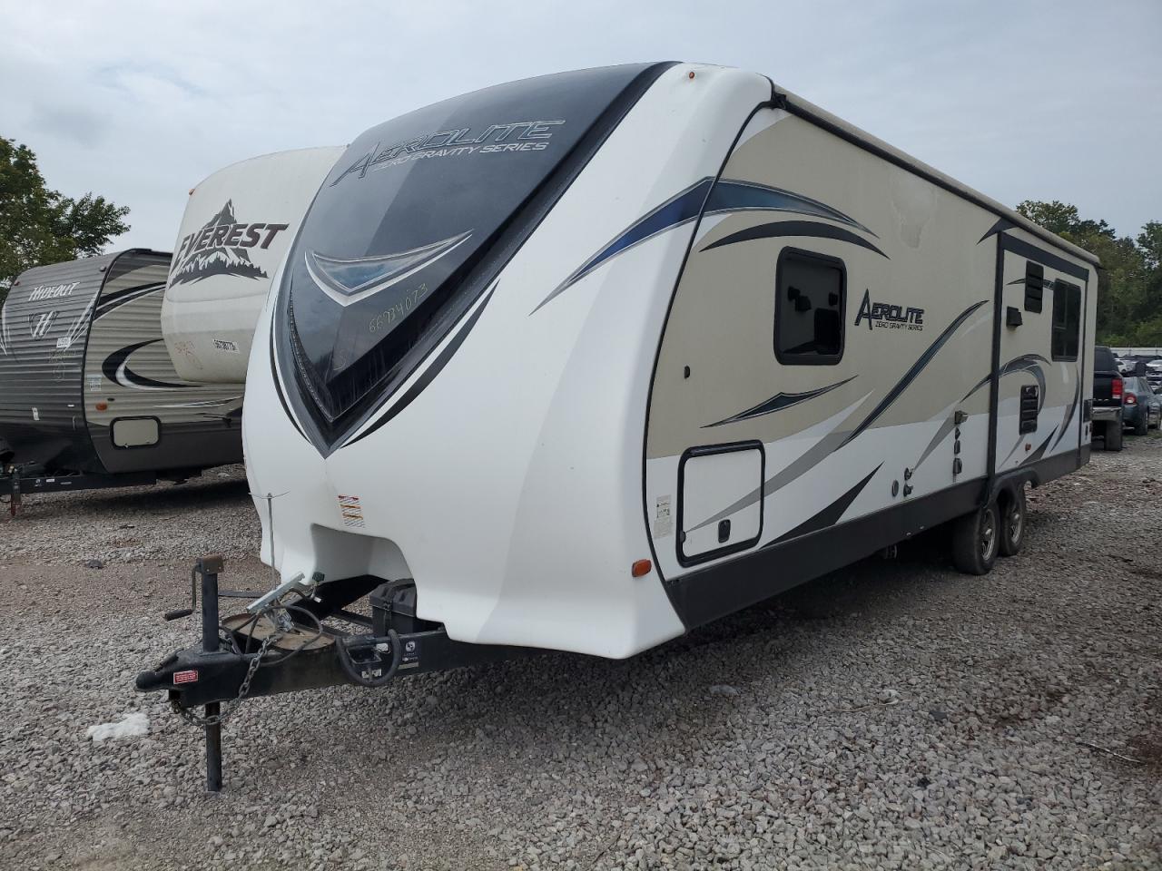 Aeroliner Trailer Image 2