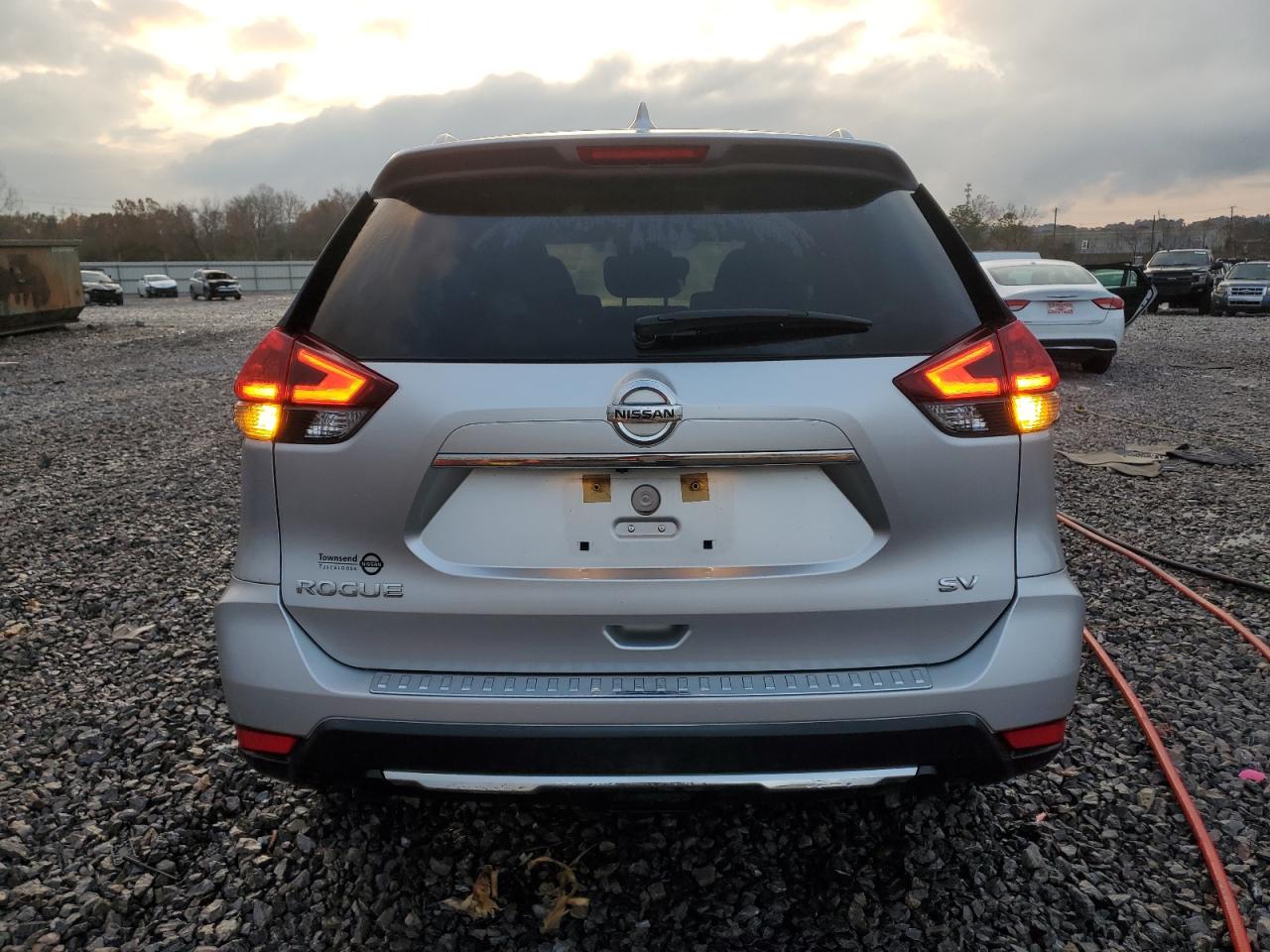 Nissan Rogue S Image 3