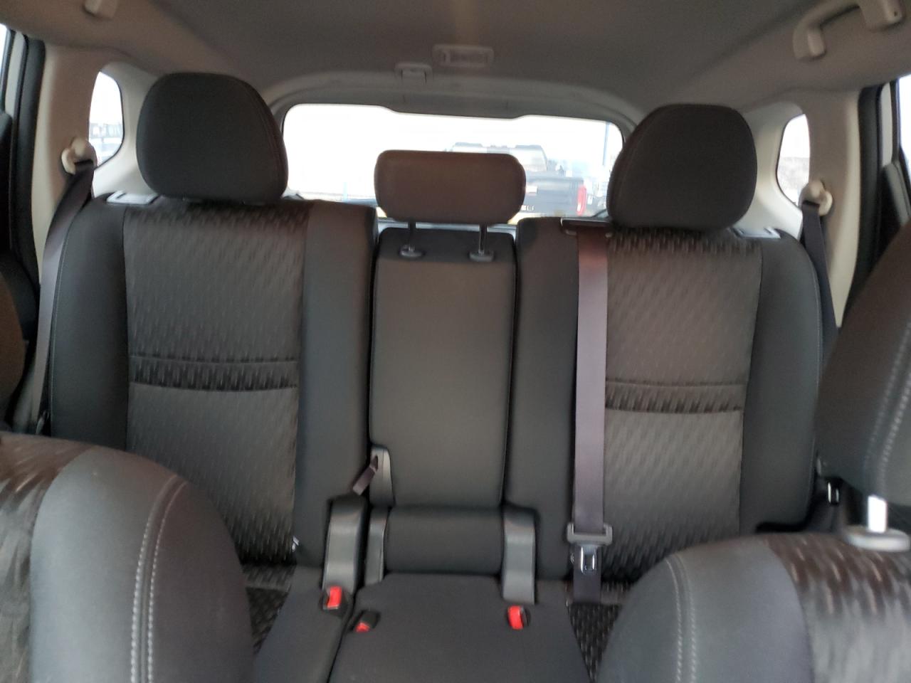 Nissan Rogue S Image 7