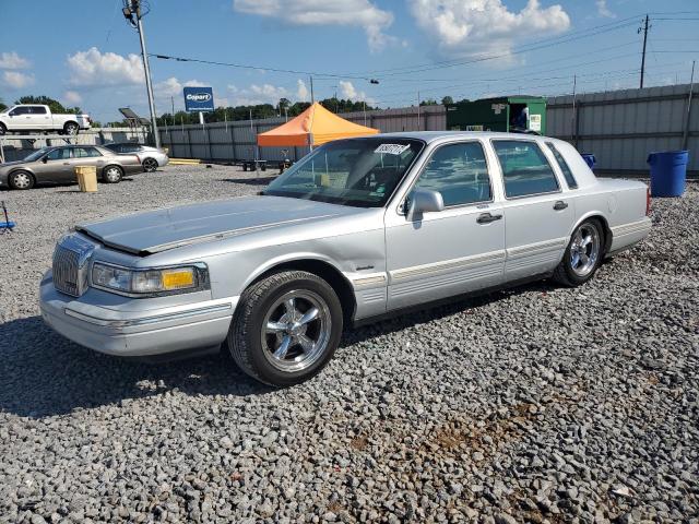  Salvage Lincoln Towncar